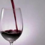 Ученые создали необычный стакан, превращающий воду в вино