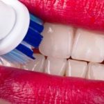 11 натуральных ингридиентов, которые поразительно отбеливают зубы