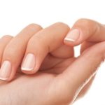 Почему слоятся ногти: 5 неочевидных причин